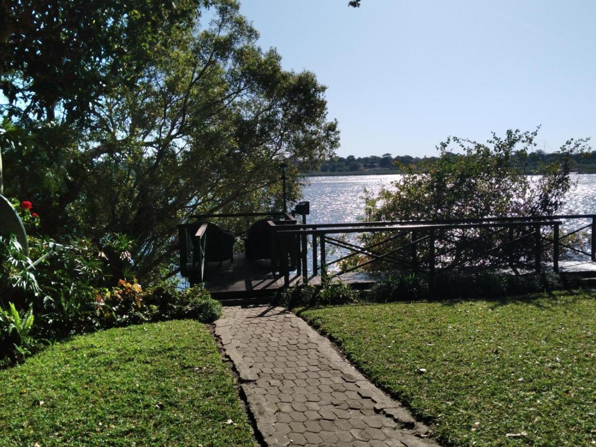Caprivi River Lodge Katima Mulilo ภายนอก รูปภาพ