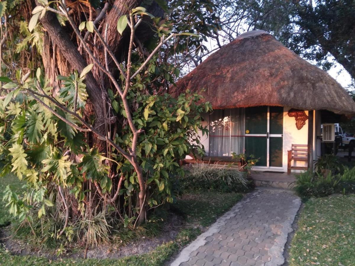 Caprivi River Lodge Katima Mulilo ภายนอก รูปภาพ